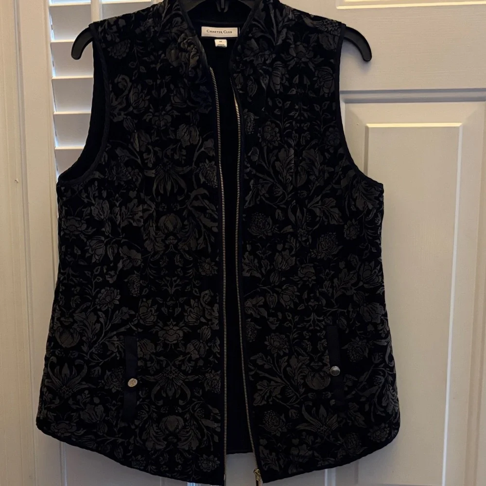 Charter Club Black and Gray Floral Women's Vest - Picture 3 of 10